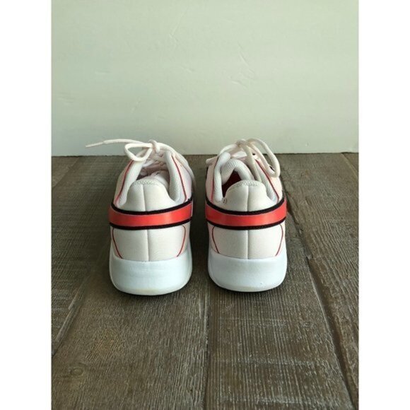 NEW NIKE Legend Essential 2 WOMEN white sneakers size 8.5 - Picture 4 of 8